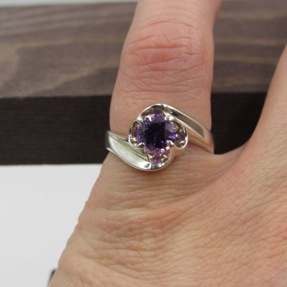Size 6 Sterling Unique Purple CZ Diamond Band Ring - Picture 4 of 8